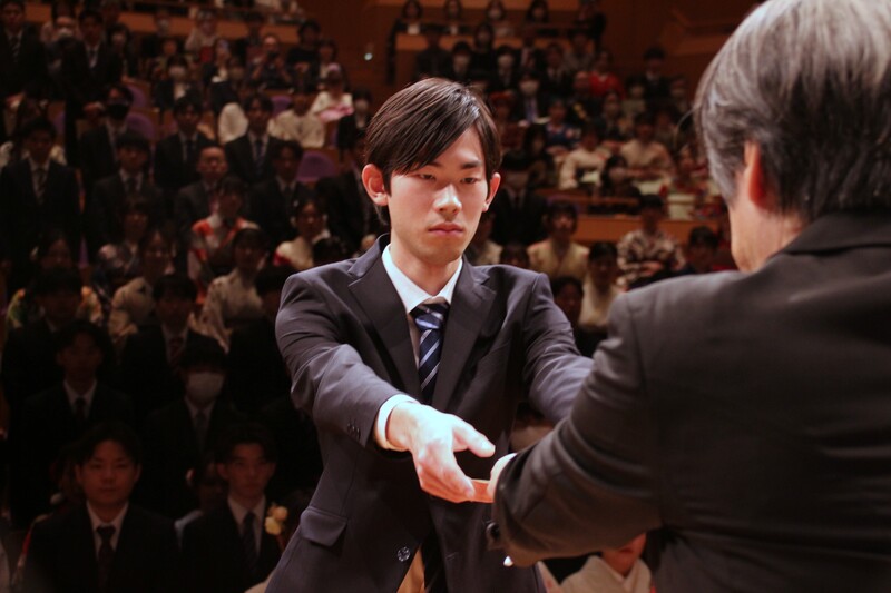 	学位記受領（経済情報　薮内）