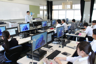 木村准教授の講演の様子1